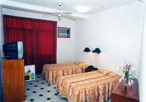Hotel Don Carlos Puerto Maldonado Buitenkant foto